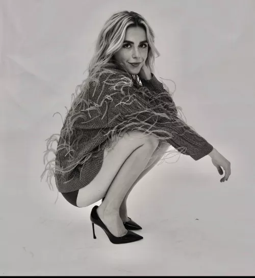 Kiernan Shipka makes me want to help bi buds cum.