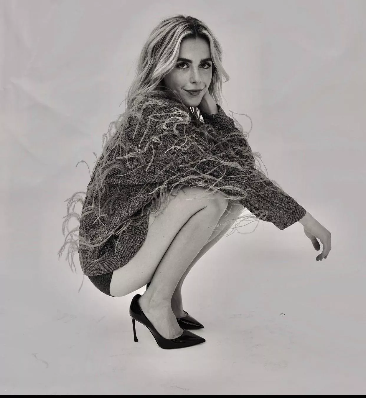 Kiernan Shipka makes me want to help bi buds cum.