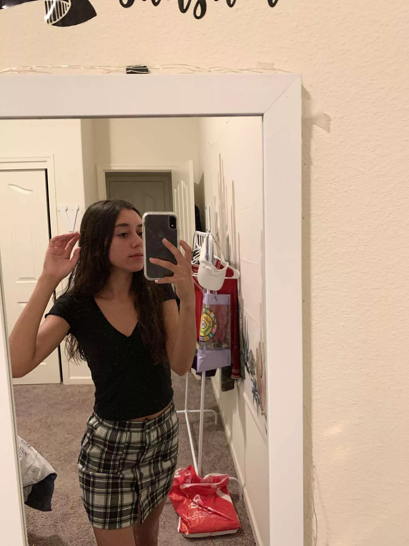 Kik nuttondessi69 😈 I want to see your large rod over me