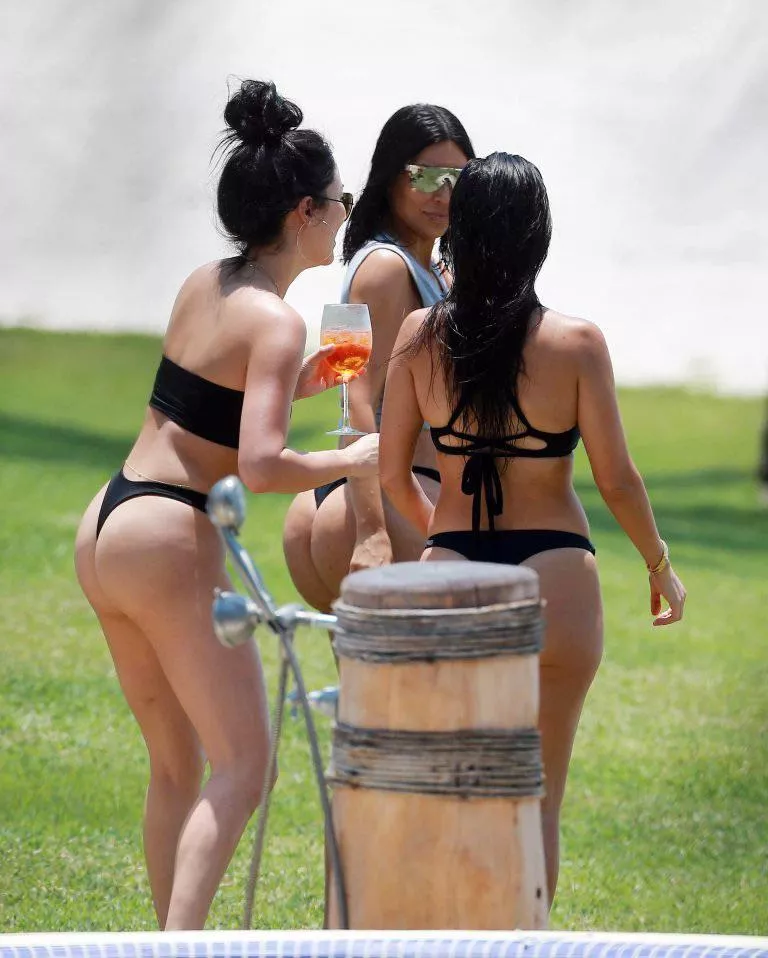 Kim Vs Her Average Butt Sisters