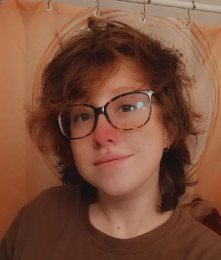 Kinda want to dye my hair, kinda want to shave my head, kinda want to grow my hair out. Indecisive as always