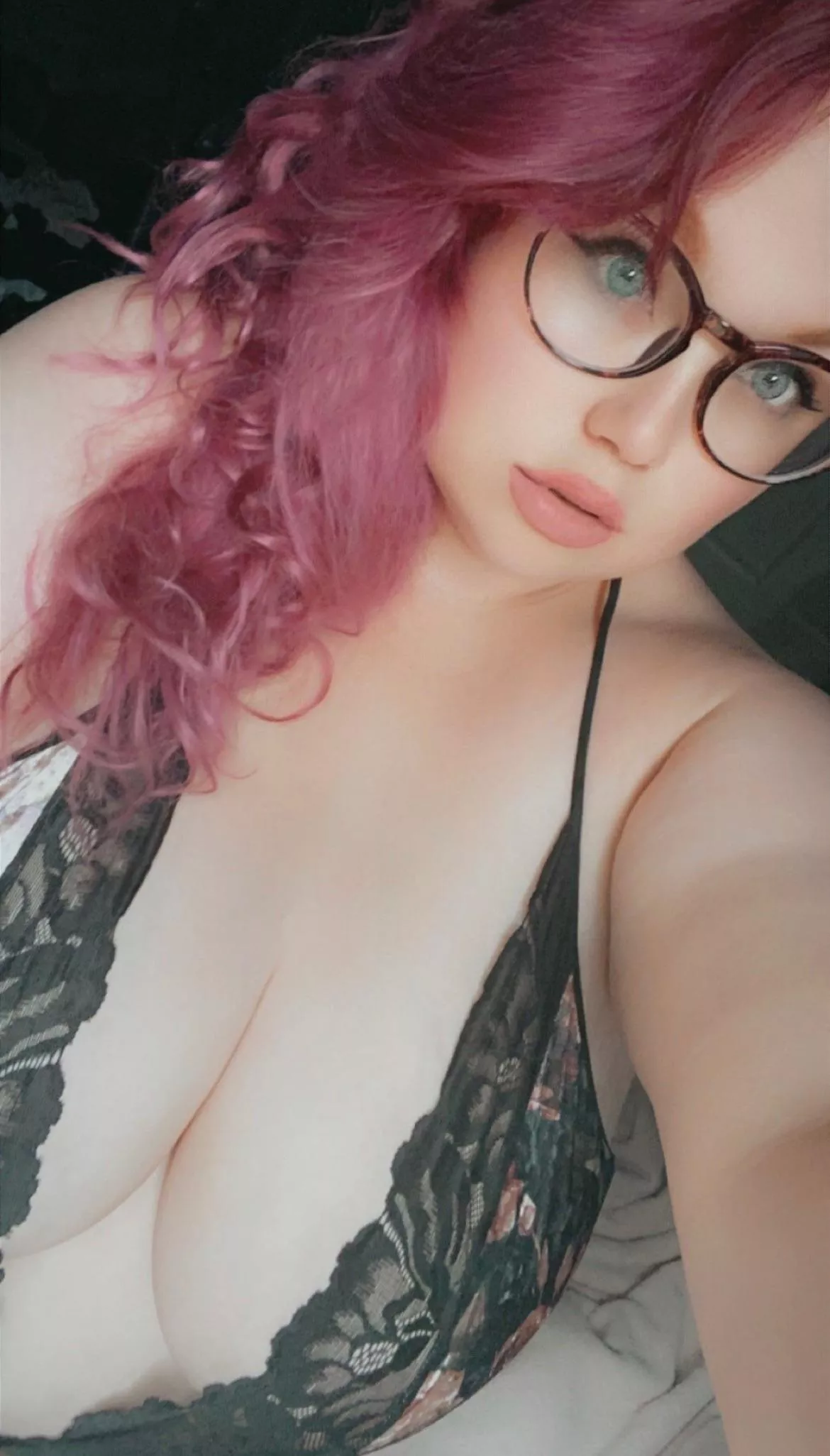 Kiss me goodnight? 😘