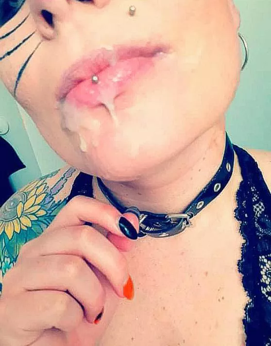 Kitten got fed 🐱🥛