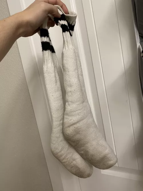 Knee high socks 🧦[selling] $30 Dm me 👍✨ Worn for one full day/ workout.[fetish] [worn] [altgirl]