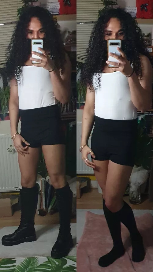 Knee socks and boots 💖