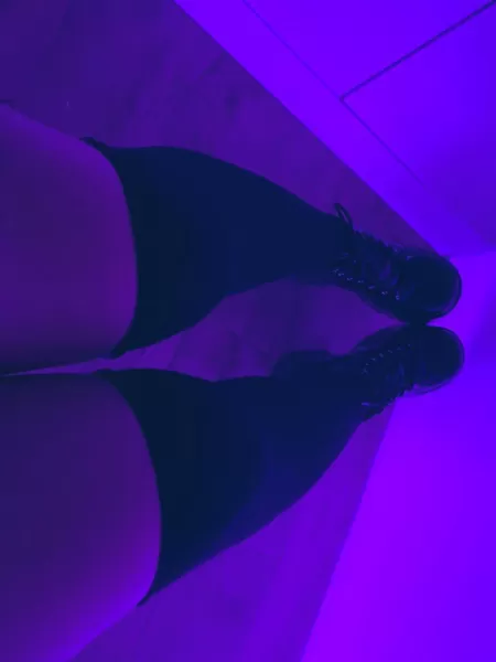 Kneesocks with a pair of Demonia💕