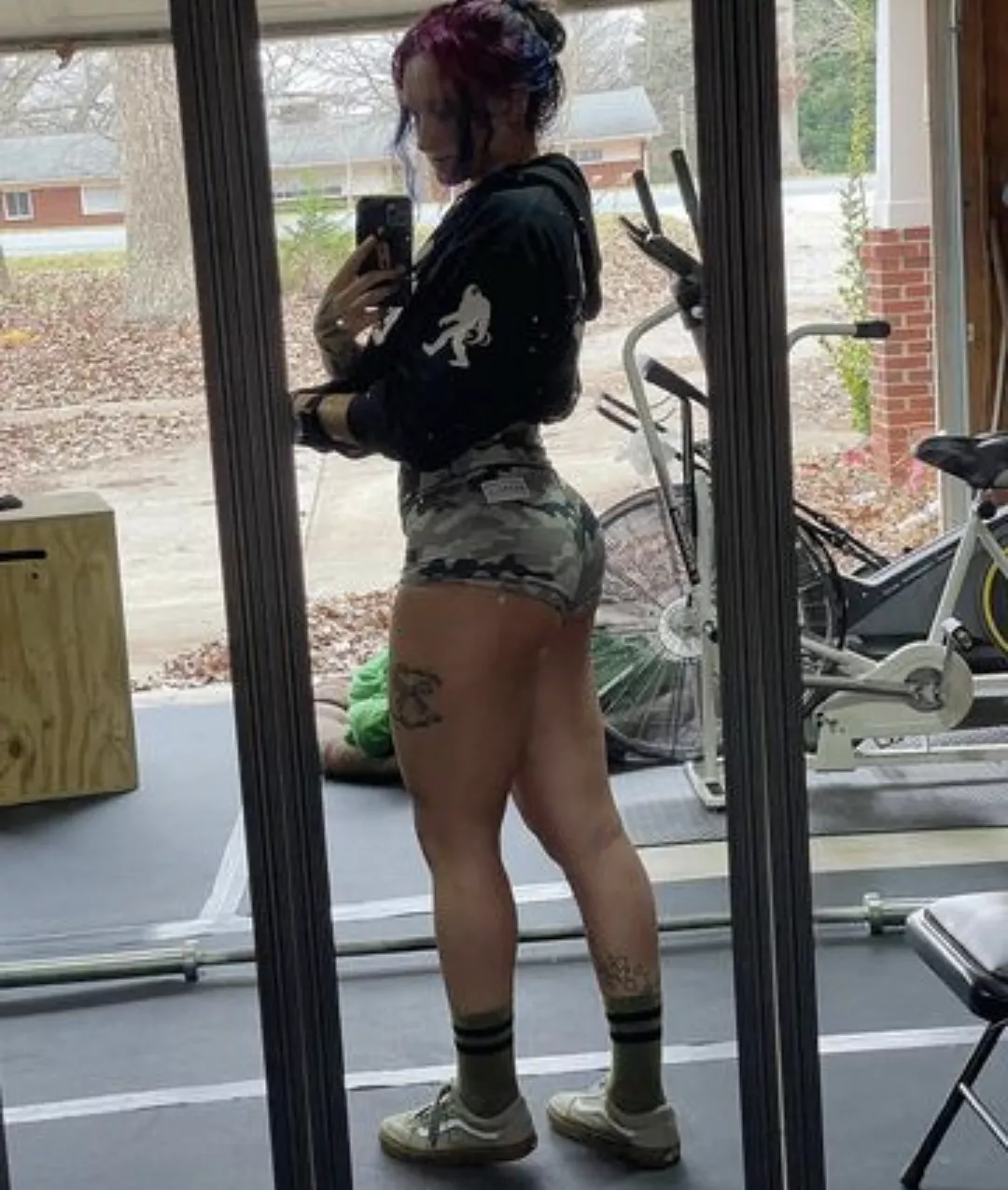 Kris Statlander legs