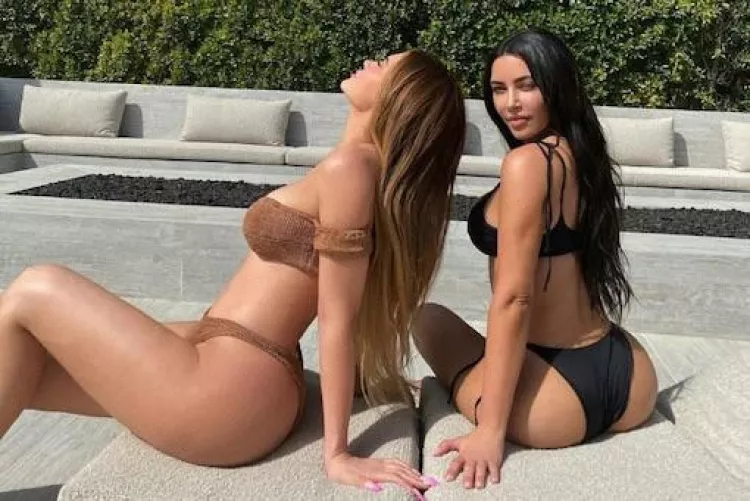 Kylie and Kim really got the same body