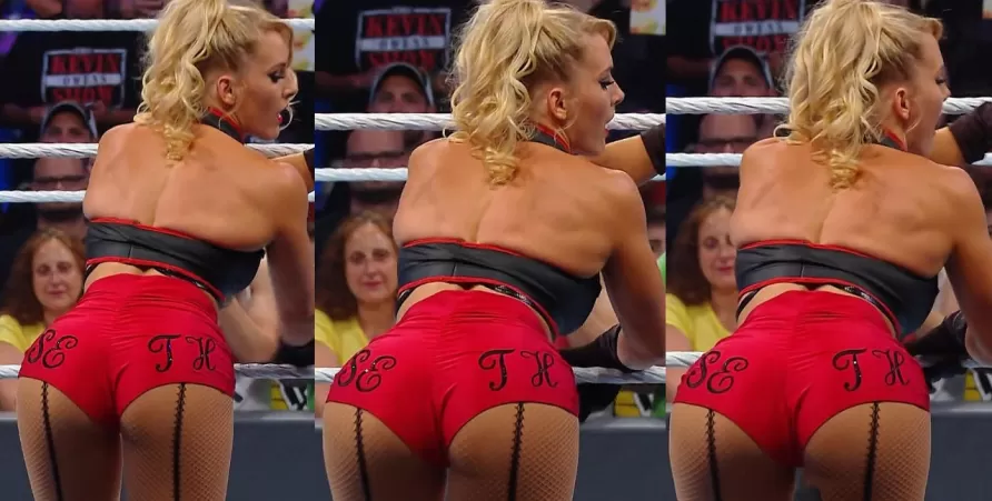 Lacey Evans