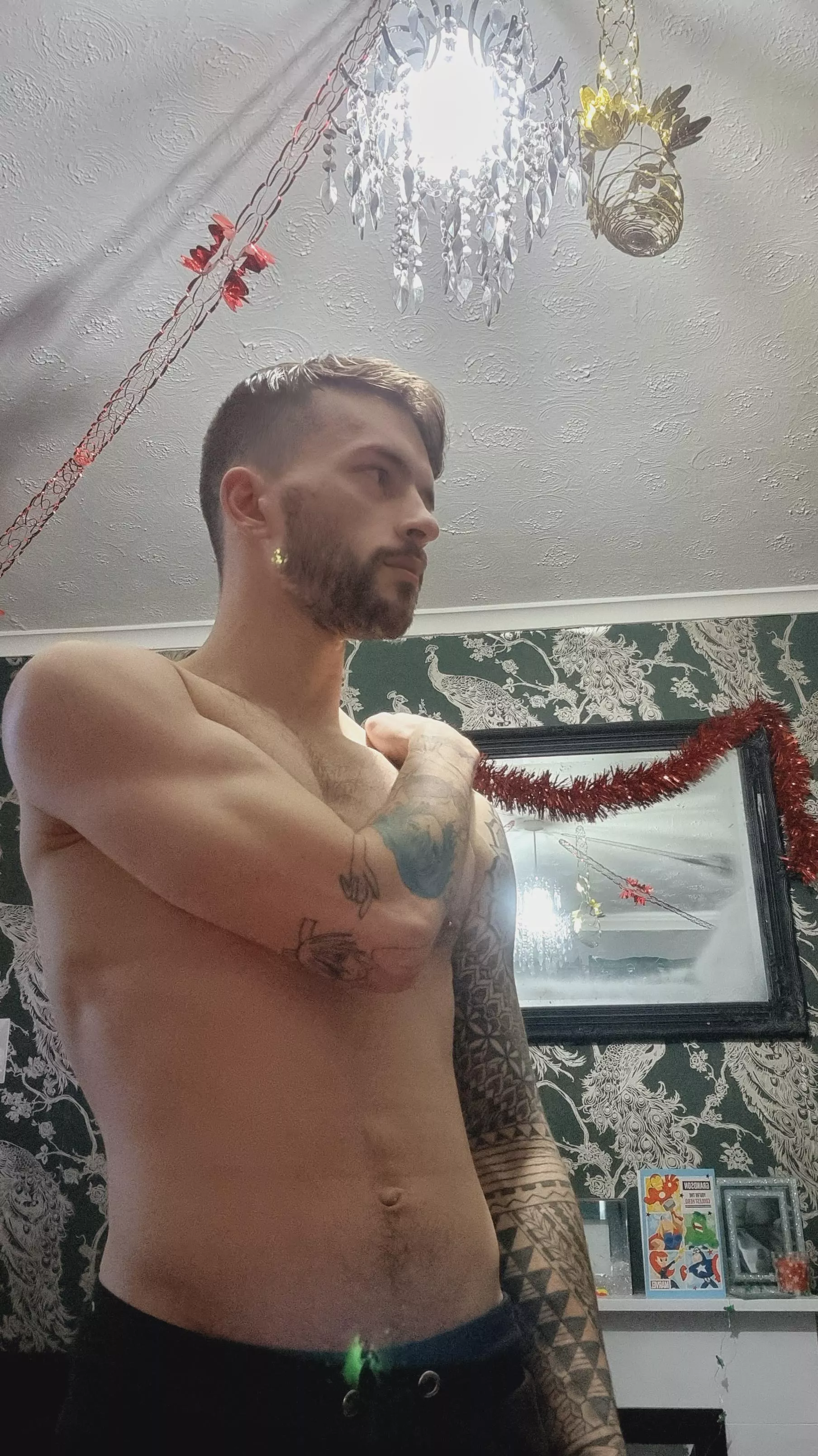 Lacking body confidence lately, leave good vibes😫 Lacking body confidence lately, leave good vibes😫