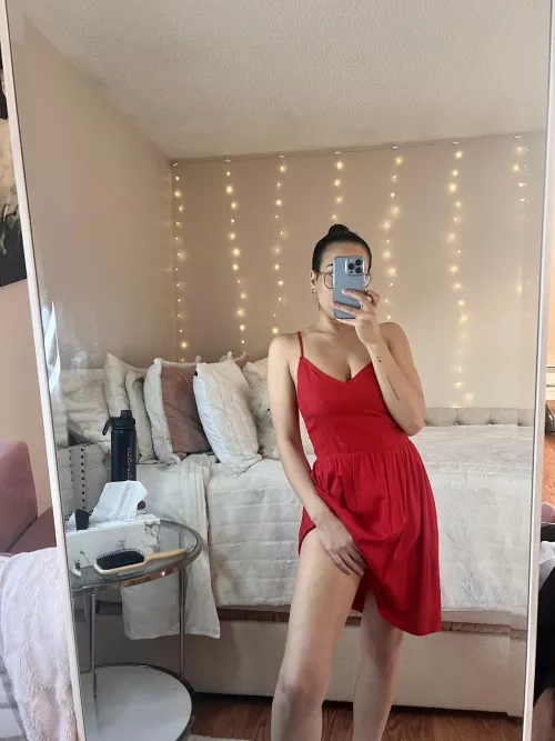 Lady in red šØš¦