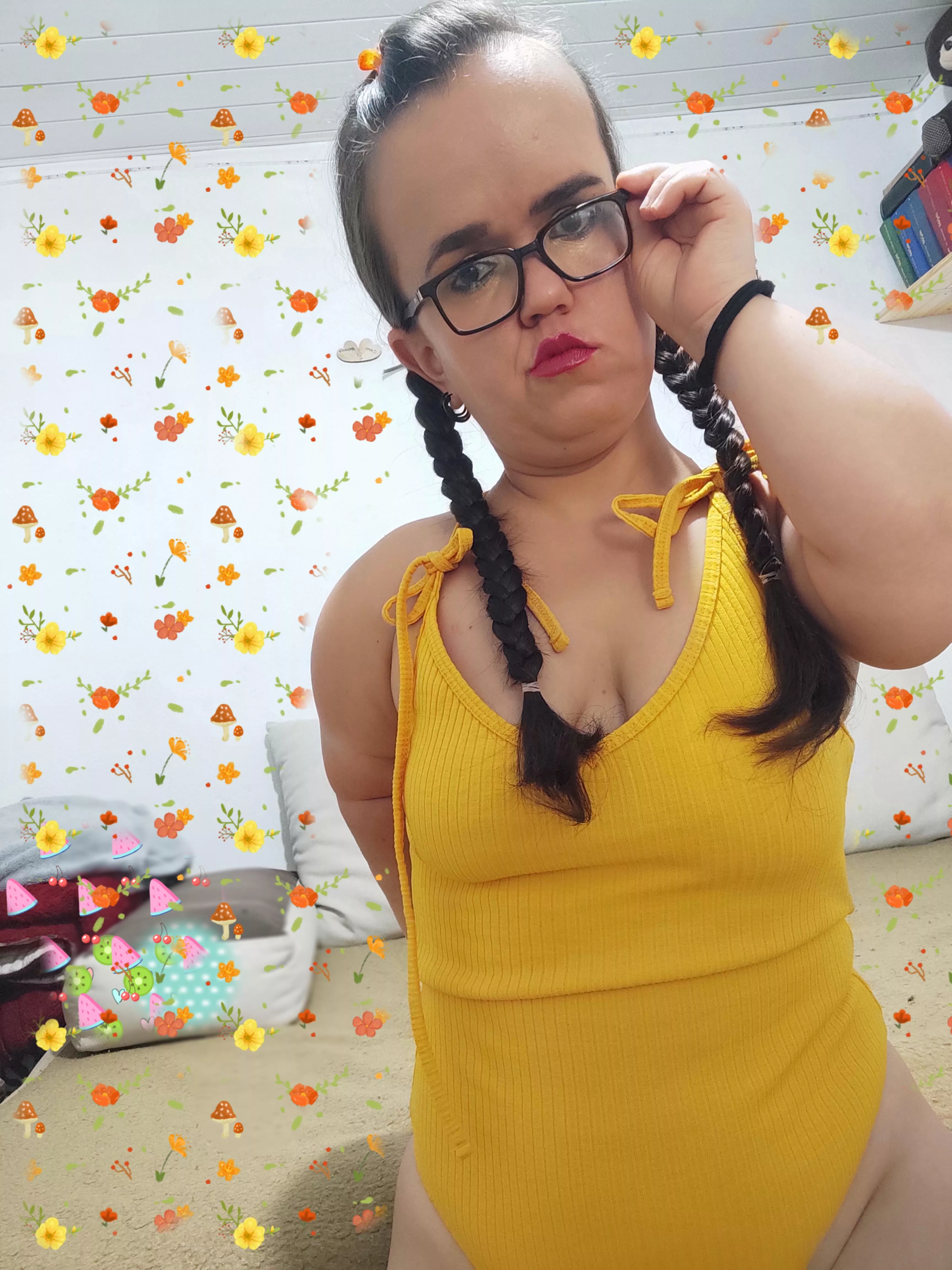 Lady in yellow. Click on the link in the comments and you will see something beautiful. Lady in yellow. Click on the link in the comments and you will see something beautiful.