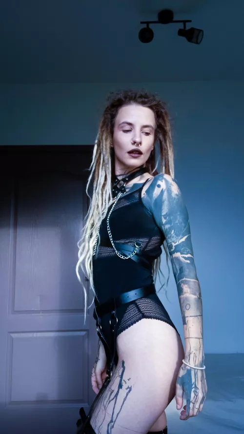 Lara Croft but make it Punk 💙