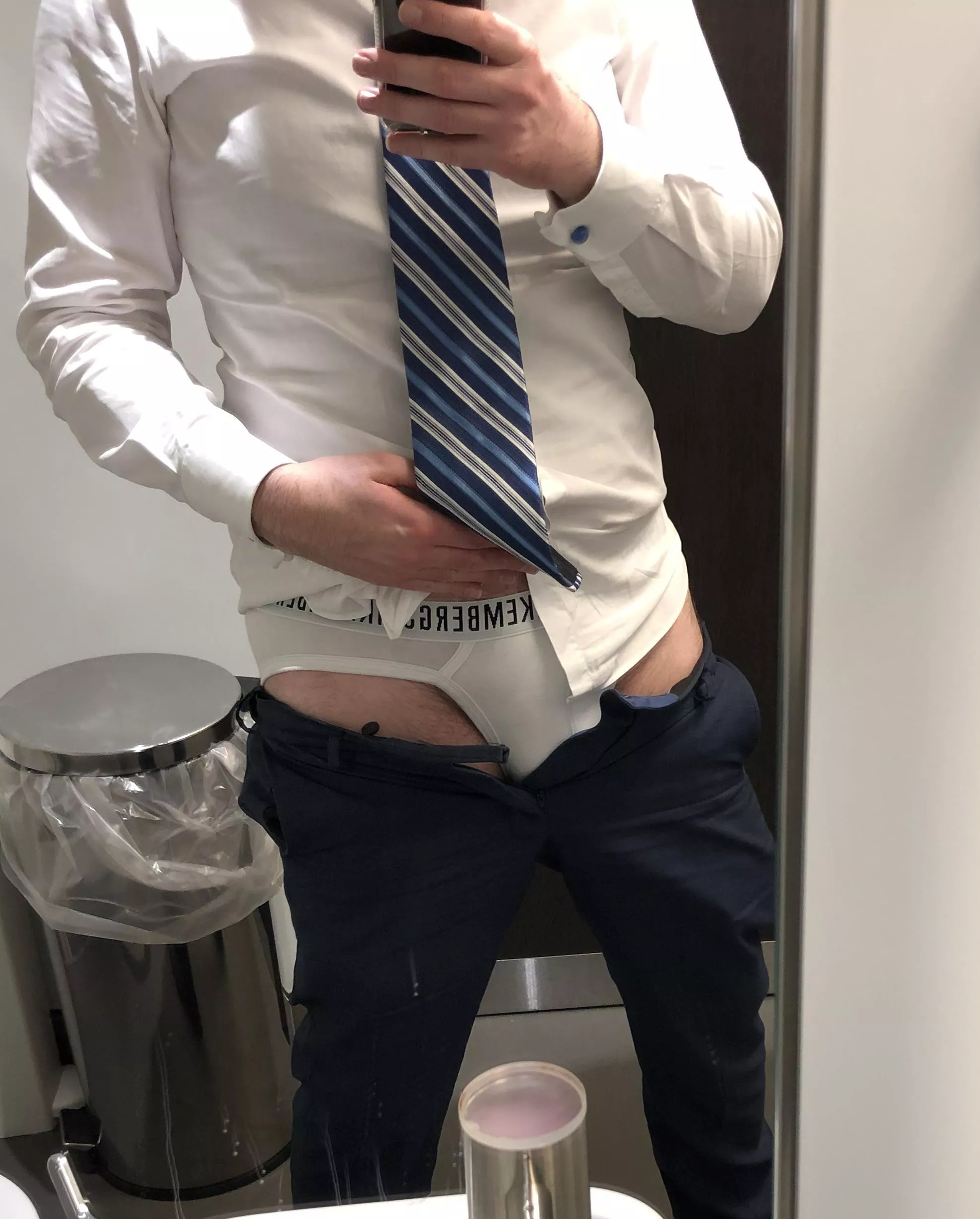 Last few hours in a different office before I head home. I really hate wearing a suit on Fridays.