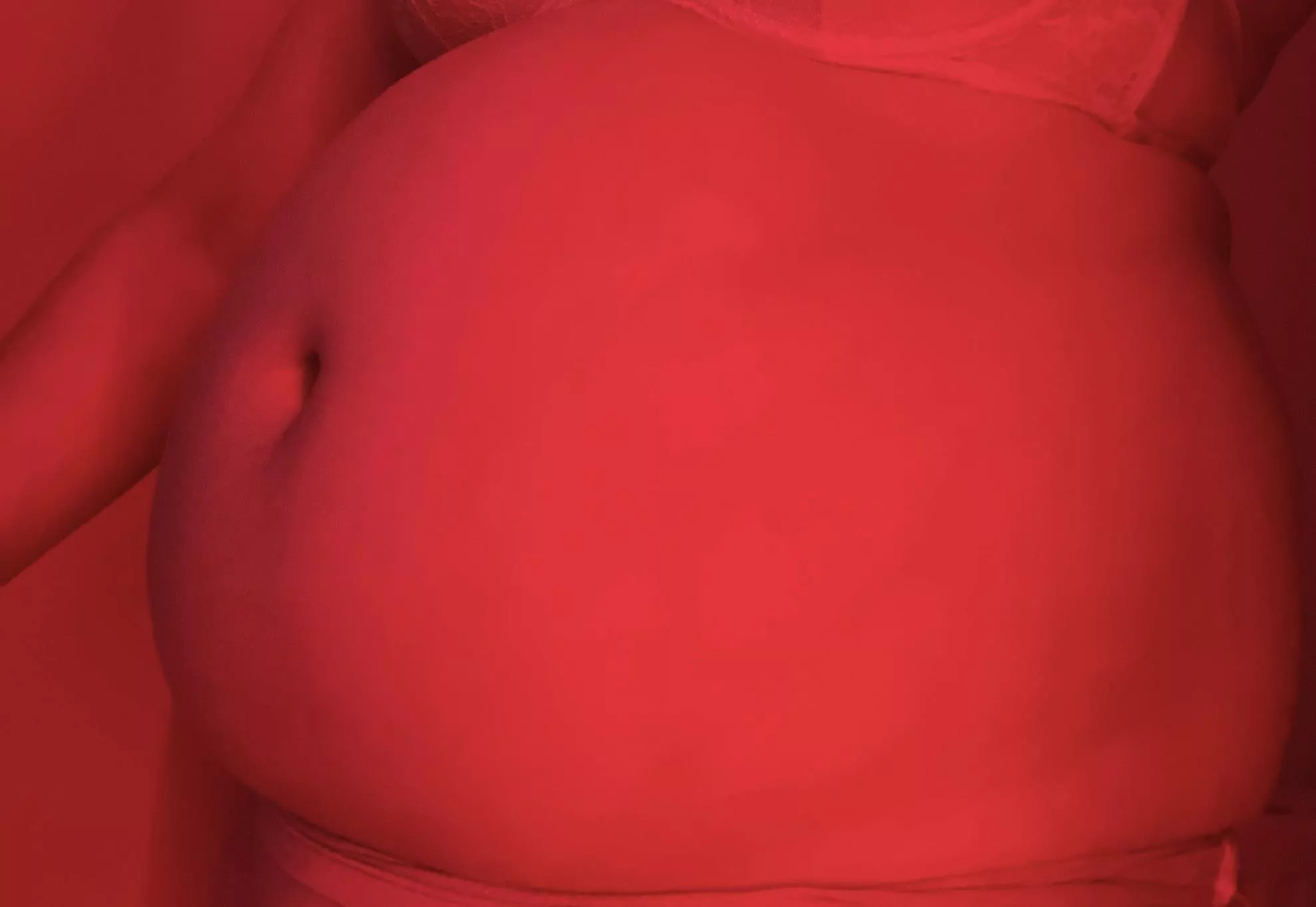 last night my belly “popped out” and my gut has gotten noticeably more swollen and tubby 🧚‍♀️ it was a weird feeling… can anyone tell me why this may be? 🥺