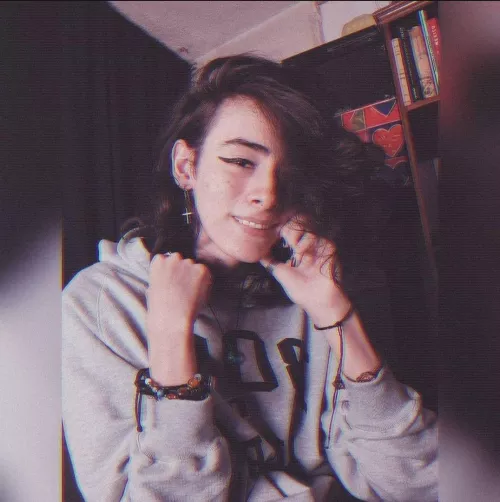 Last pic with long hair u.u