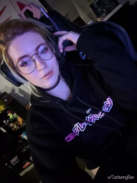 Late night gaming session~? β‘