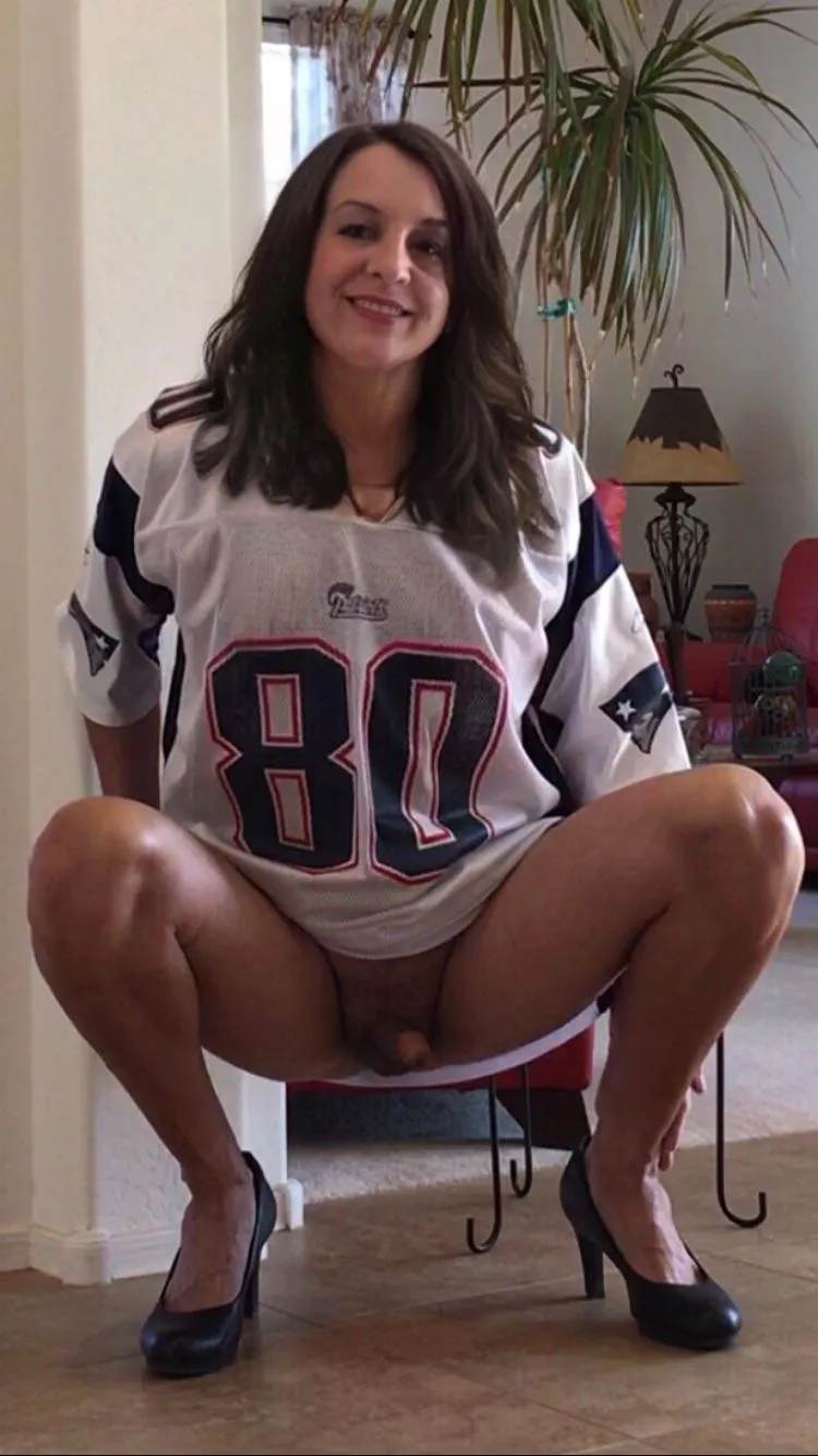 Lay down, I wanna show you a trick play! 🏈