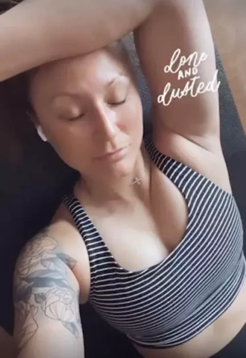 Lay yur cock on my mom for more, kik: PhantomPhap