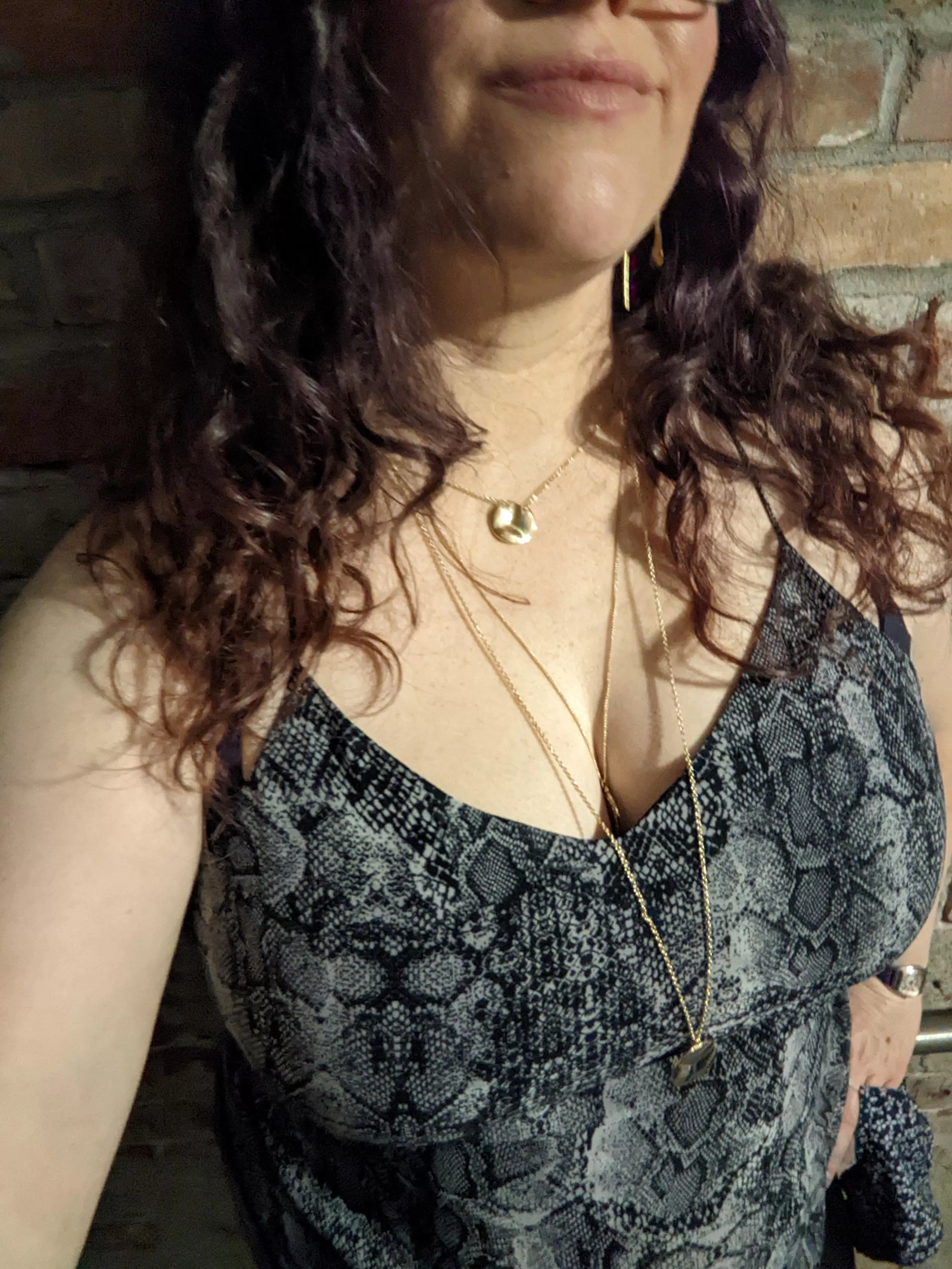 Layered necklace leading your gaze into my cleavage ☺️ Layered necklace leading your gaze into my cleavage ☺️