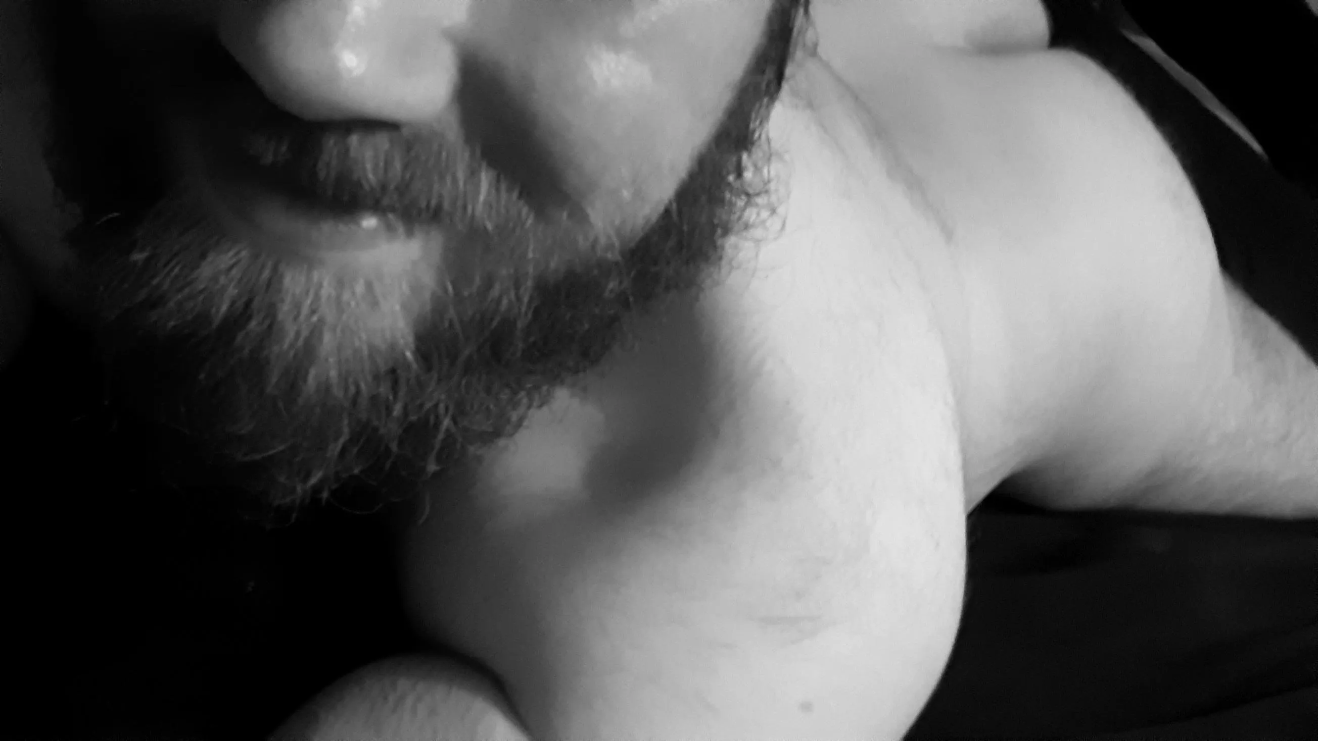 Leave your handprints all over me. Don't be gentle... 😏