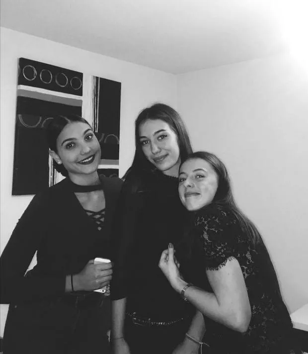 🔥 ¿ Left, middle, or right ? 🔥 🤤