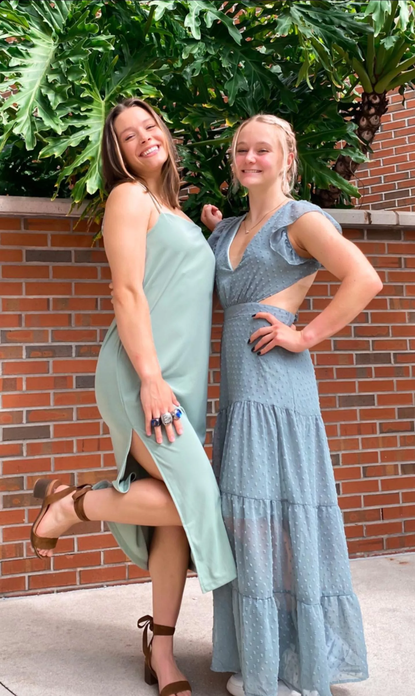 Left or right? explain in comments Left or right? explain in comments