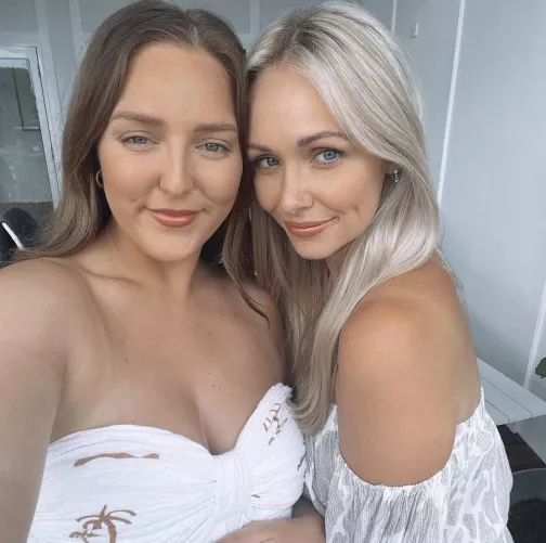 Left-1(brunette) or right-2(blonde)