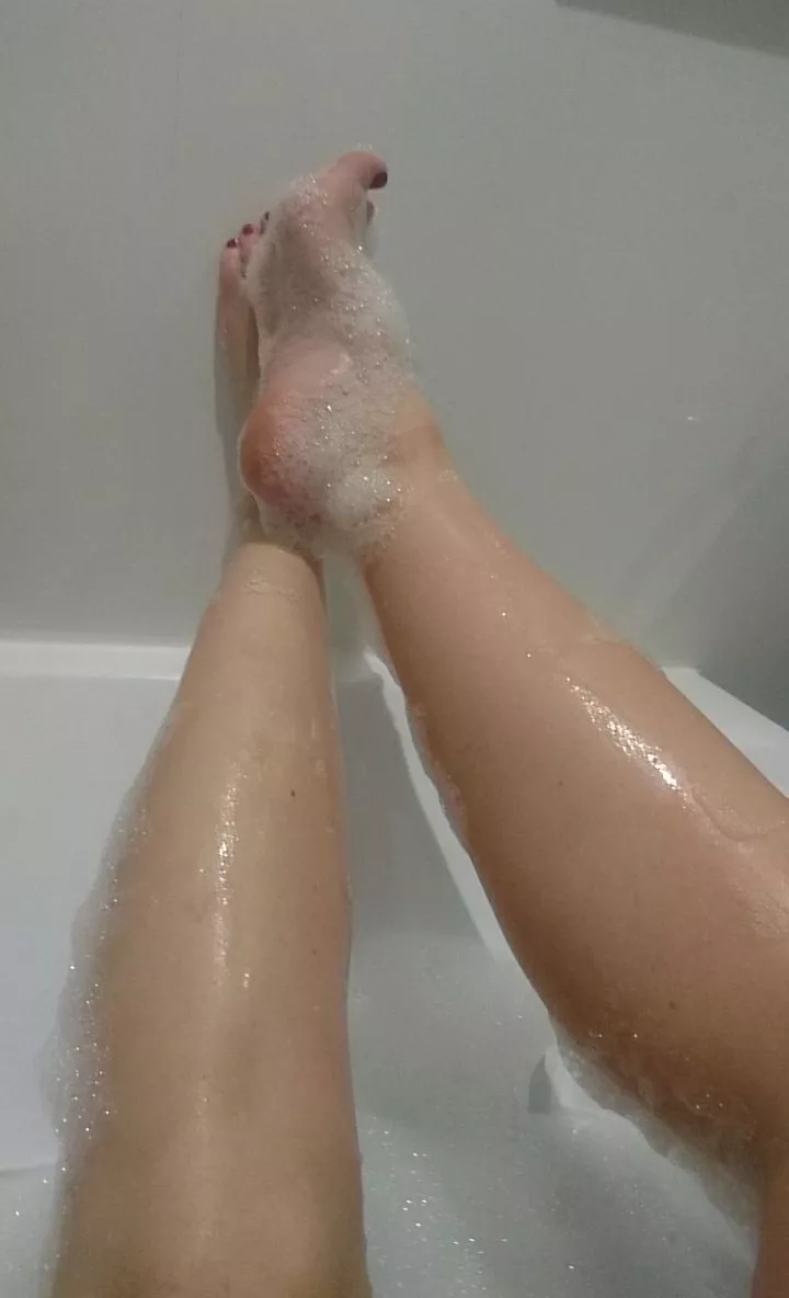 Legs and Suds...😘