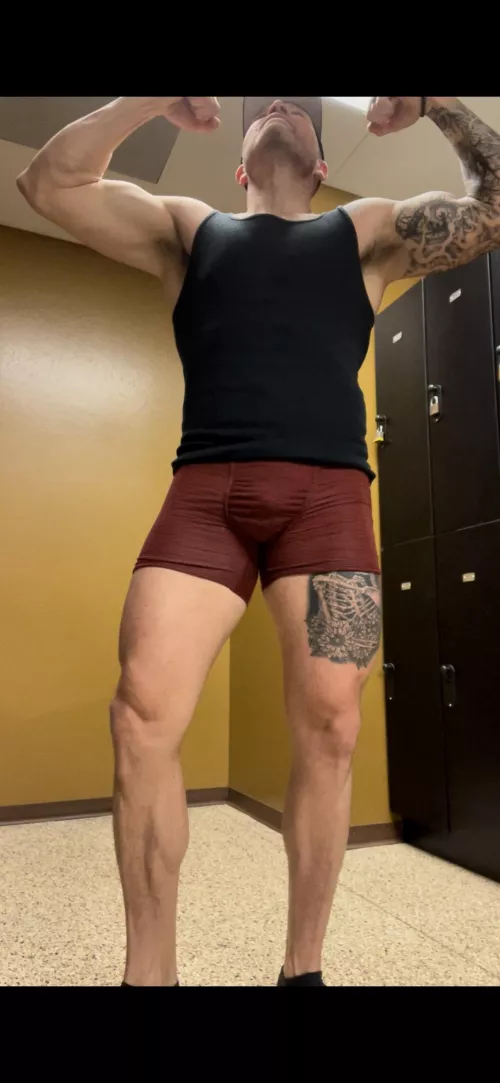 Legs done now bro smell these pits.