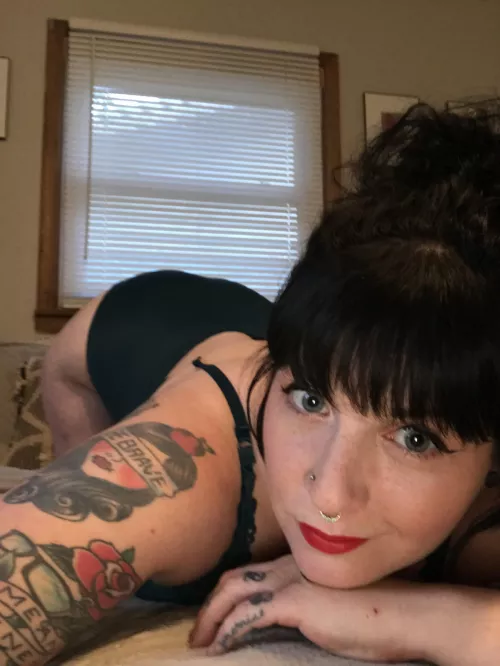 Lemme deep throat you to the Dead Kennedys, the cum in my bangs 😉