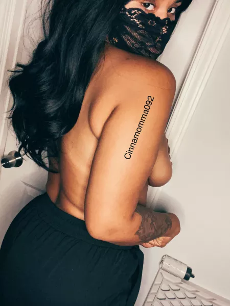 Let me come sleep with you tonight.. 🤓🤗