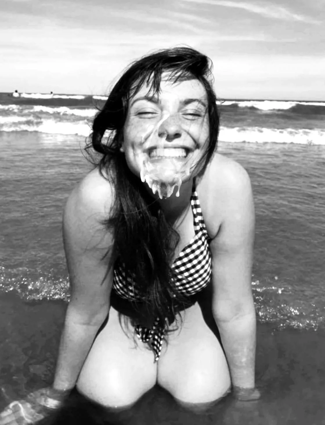 Let me know if should post more if me at the beach (: