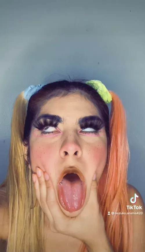 Let me spit in your mouth 👅