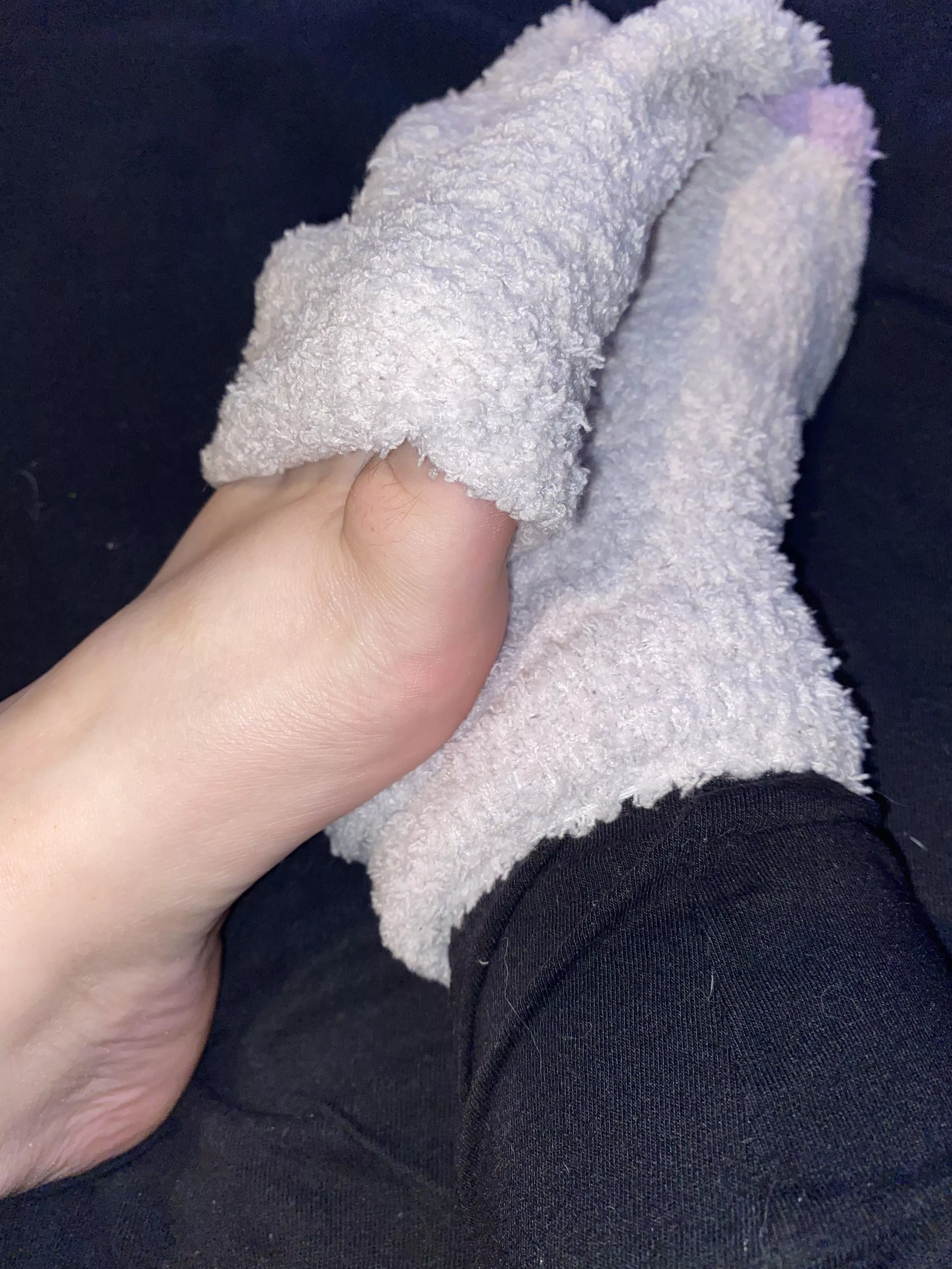 Let my toes get a little breather last night before bed 🤫 {Canada} [Selling]