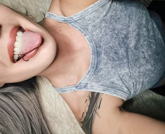 Let this tongue help you relax tonight ππ¦ FREE sub on my OF today! Link is in the comments ππ»