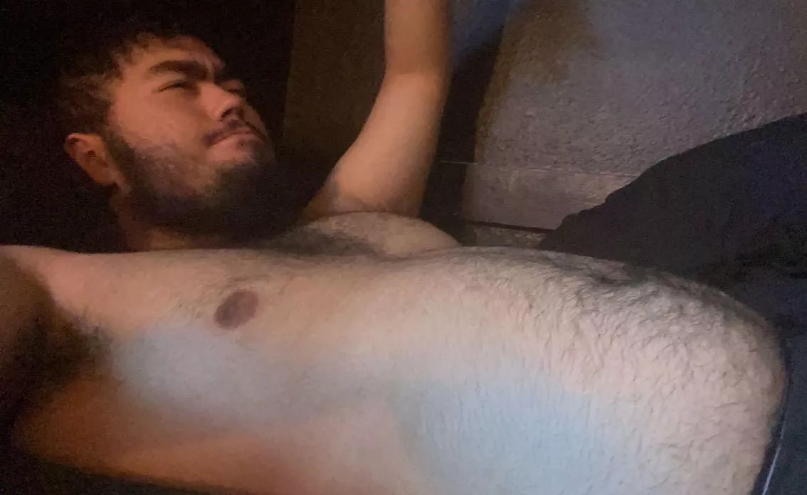 Let’s cuddle and watch pretentious horror films (19)