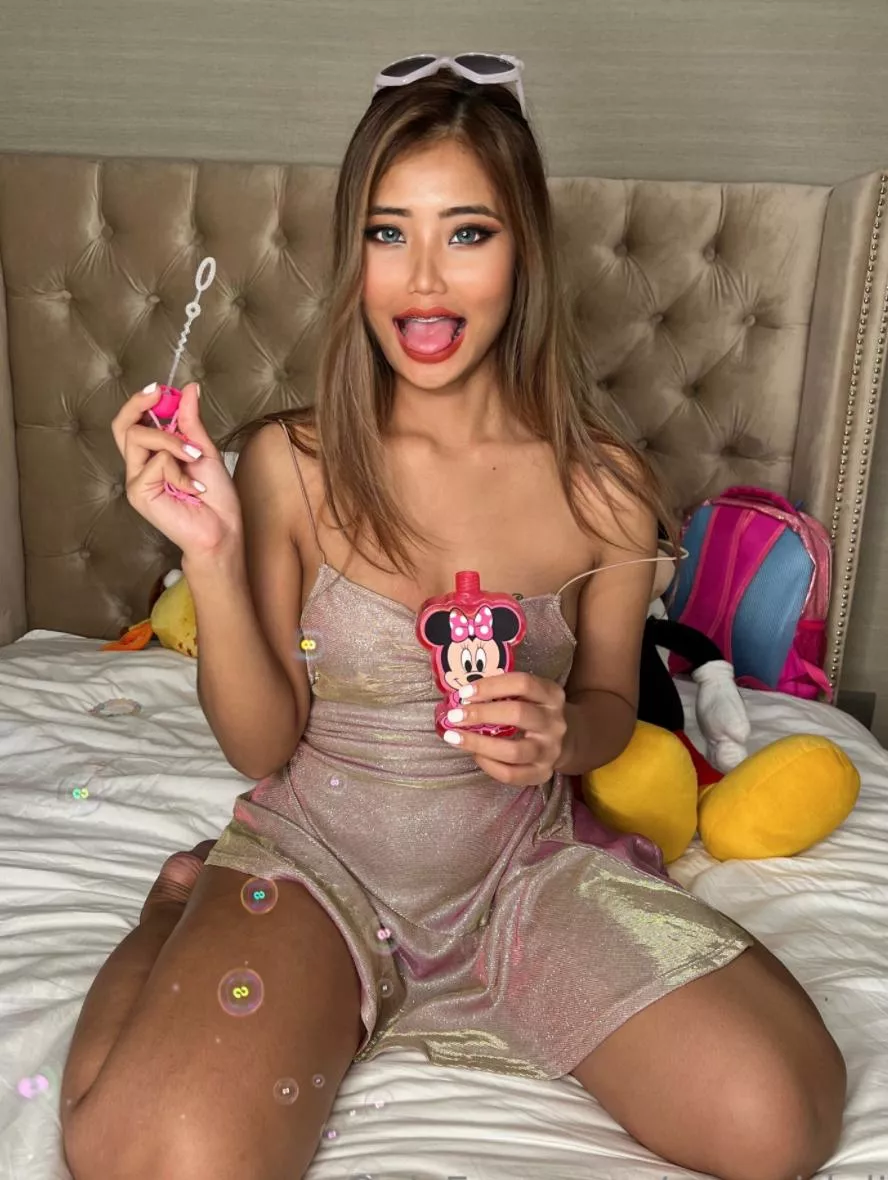 Let's do sexy and naughty livestream together! 🎥🥰🔥