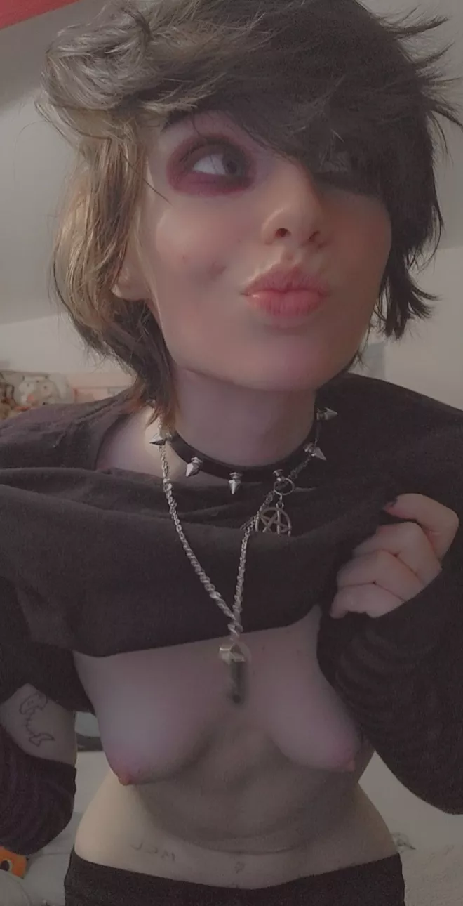 Let's fuck and watch American Horror Story?