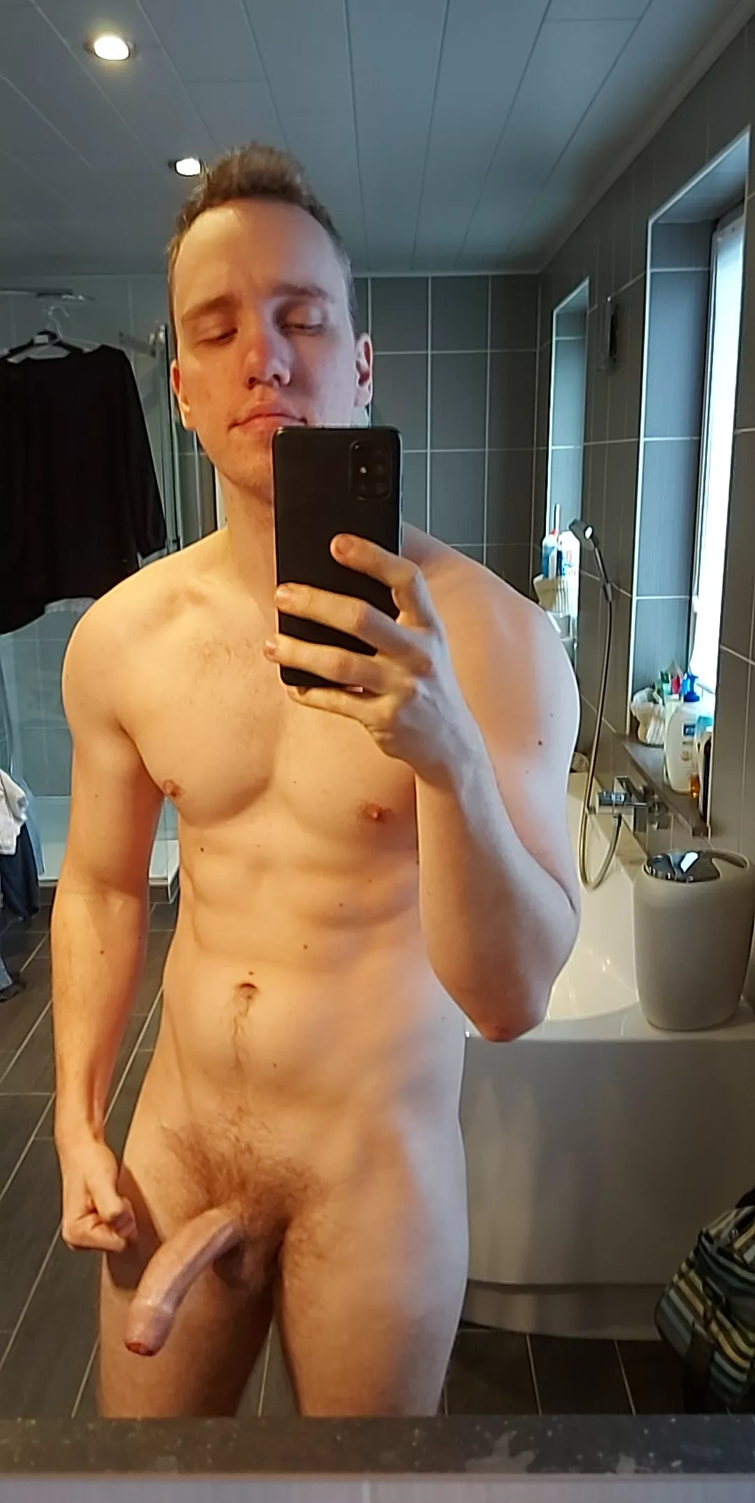 Let's fuck before my workout? Pm open ;)