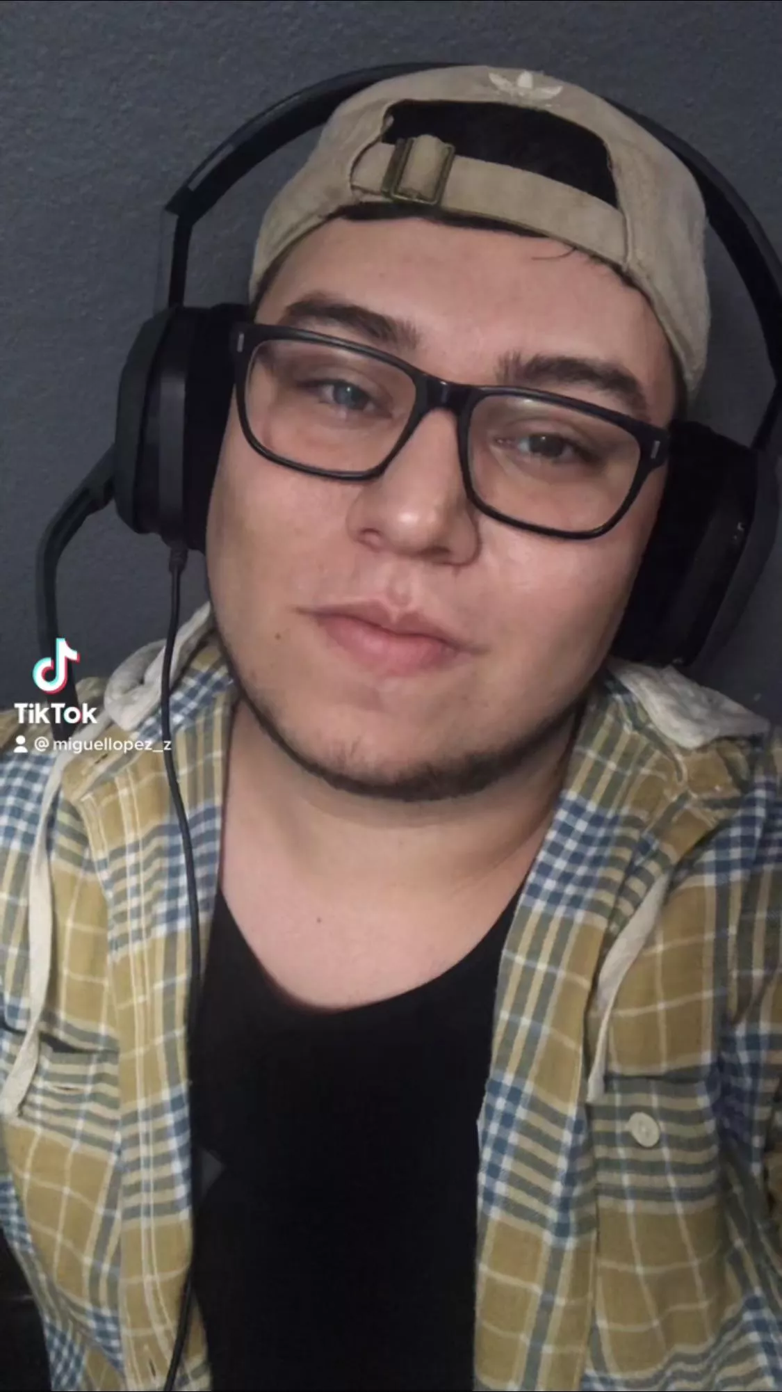 Let’s game? 24M - PS5 Warzone , Cold War , GTA V , Dead by Daylight , Minecraft , The Forest & more :)