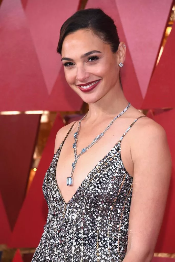 Let’s get Bi for Gal Gadot Let’s get Bi for Gal Gadot