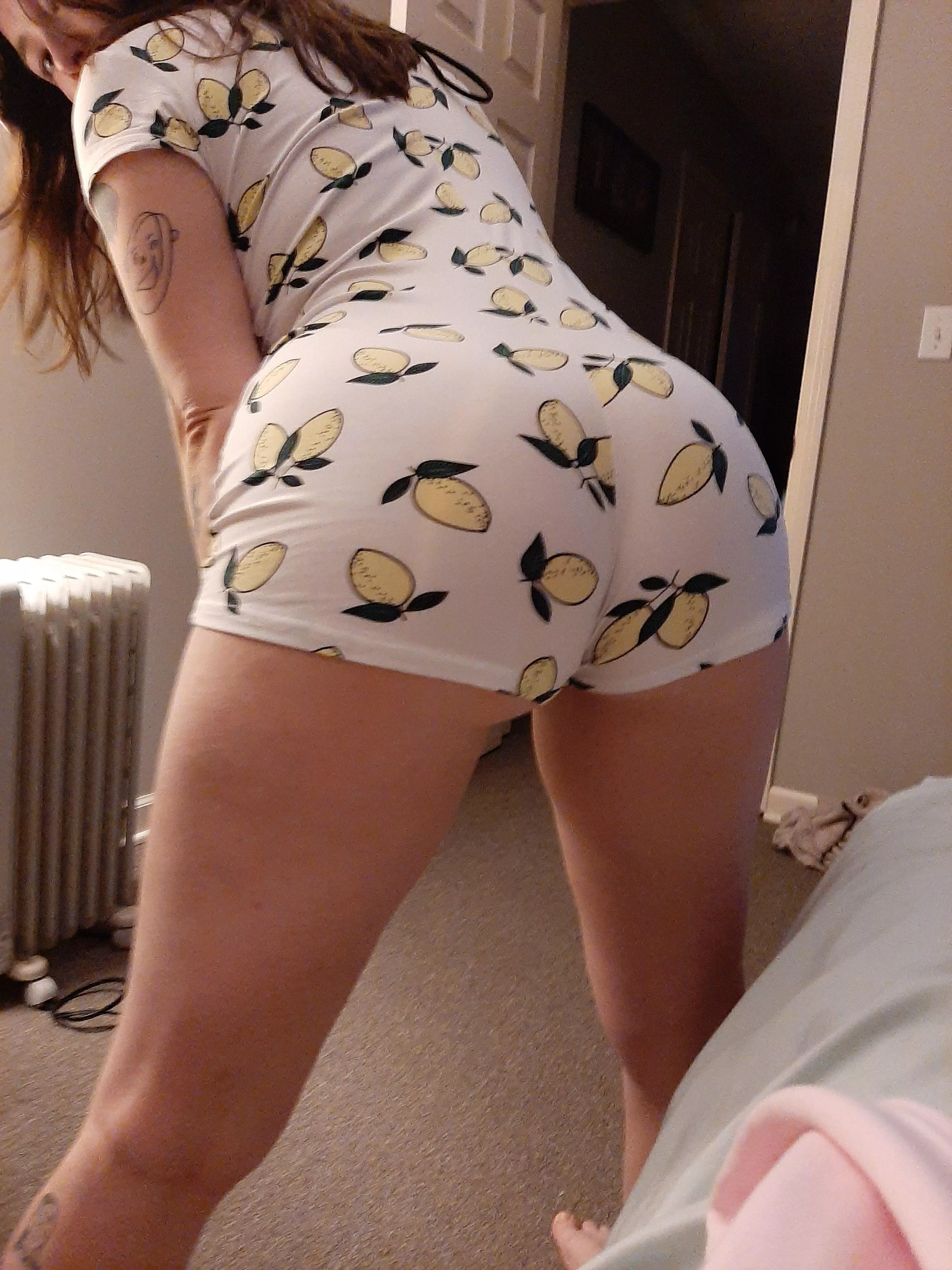 Let's get our cocks out and goon. Kik sirlengthy42