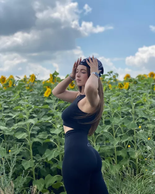 Let's go for a walk with me? 💋