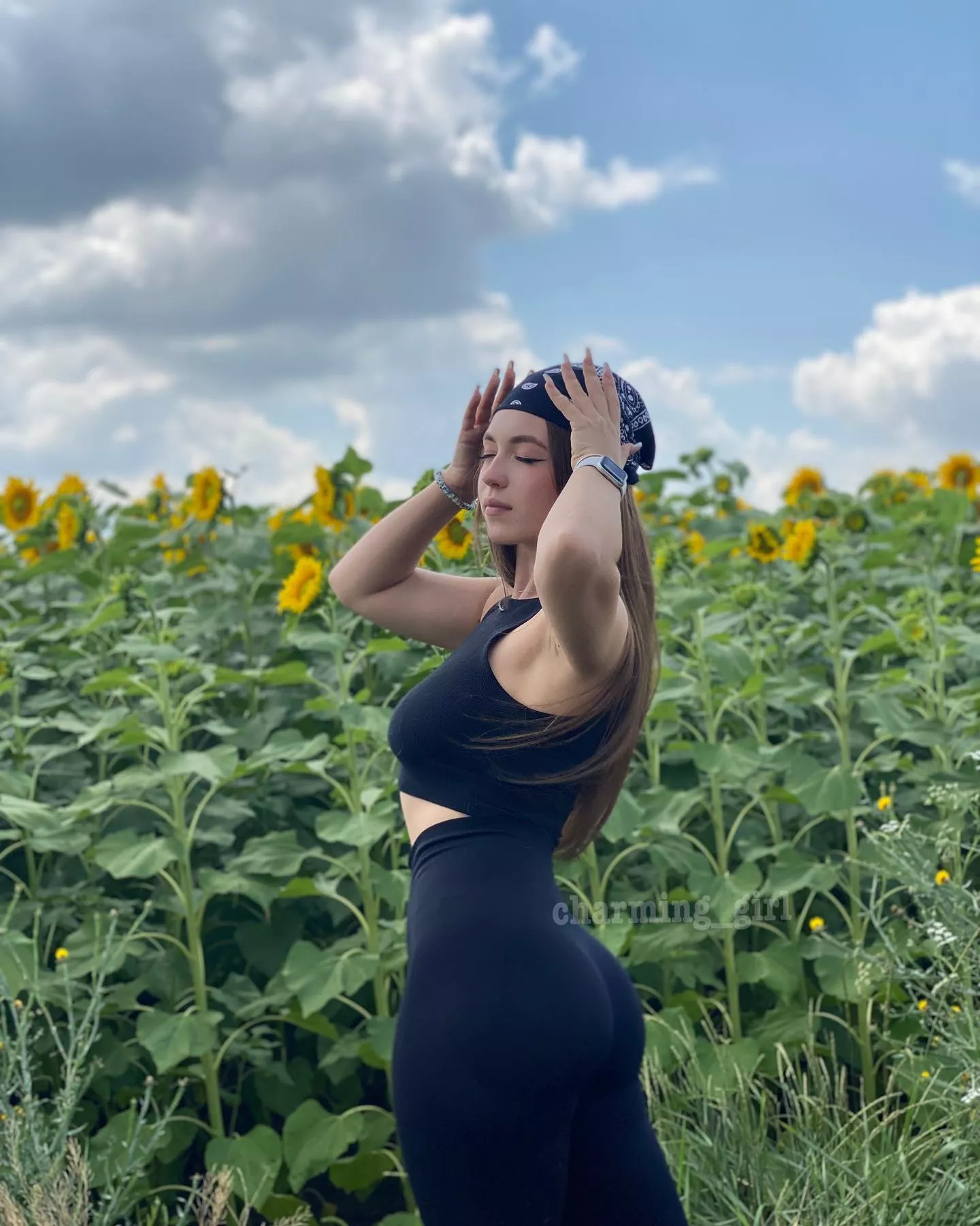 Let's go for a walk with me? 💋