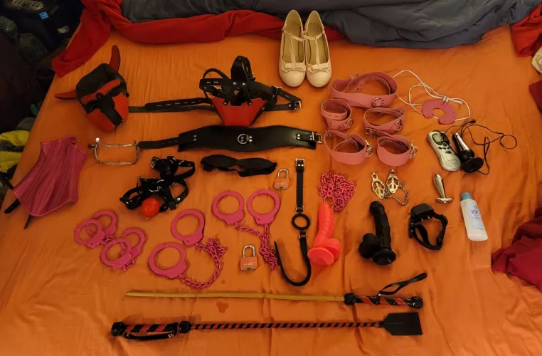 Let's have fun 😈 what are your favourite toys?