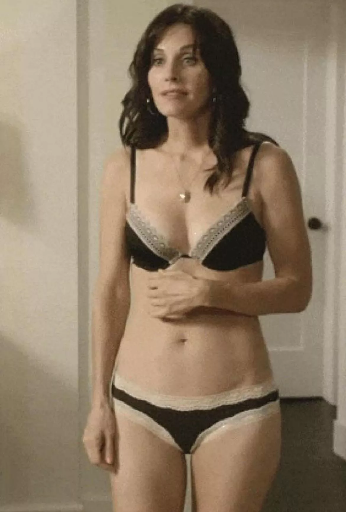 Let’s jerk for Courtney Cox