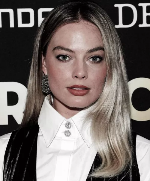 Let’s jerk off to Margot Robbie