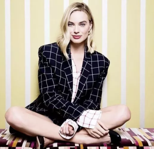 Let’s jerk our cocks for Margot