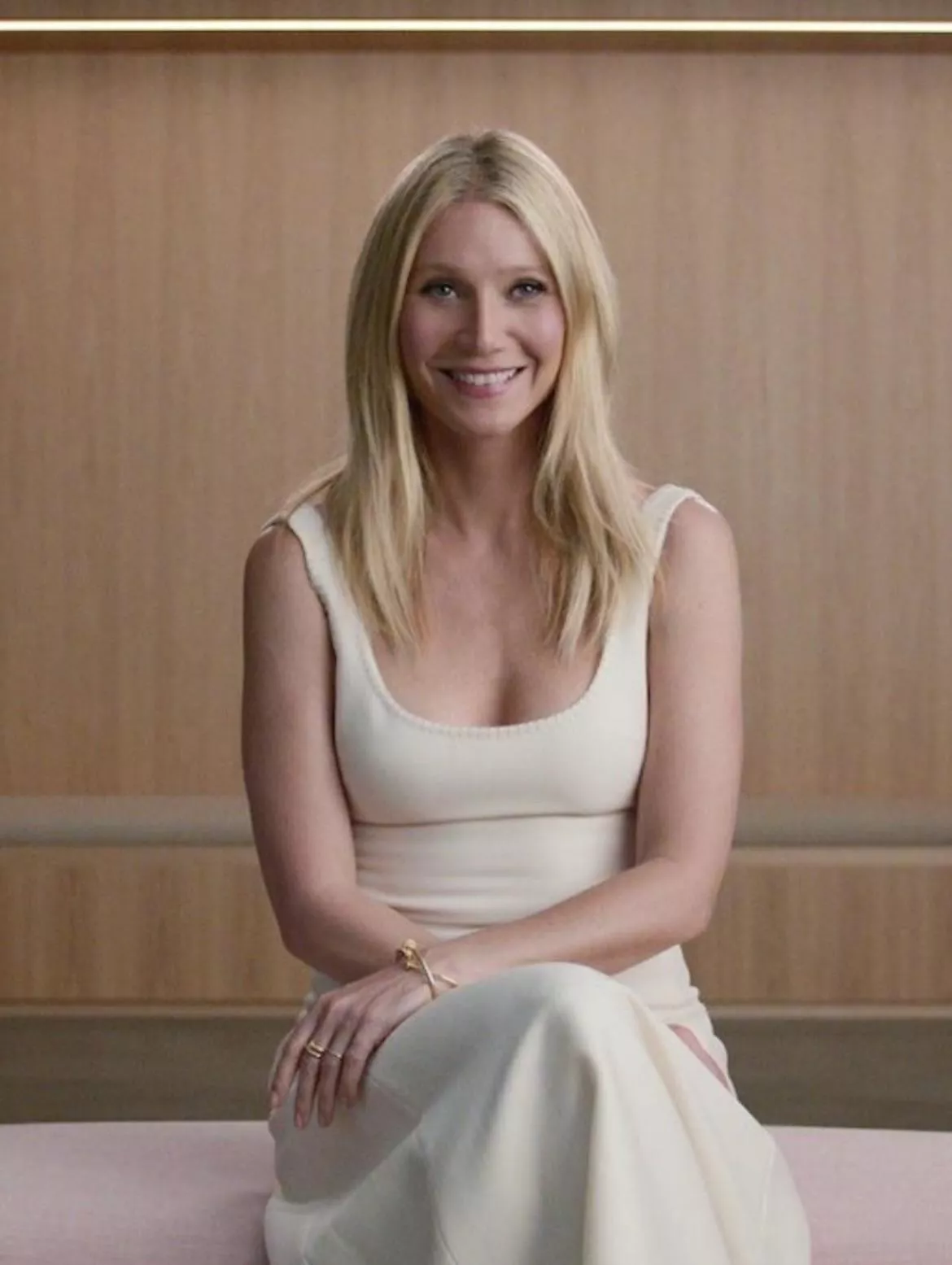 Let’s jerk our throbbing cocks for Gwyneth Paltrow